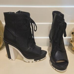New Jessica Simpson Black and White Heeled Boots